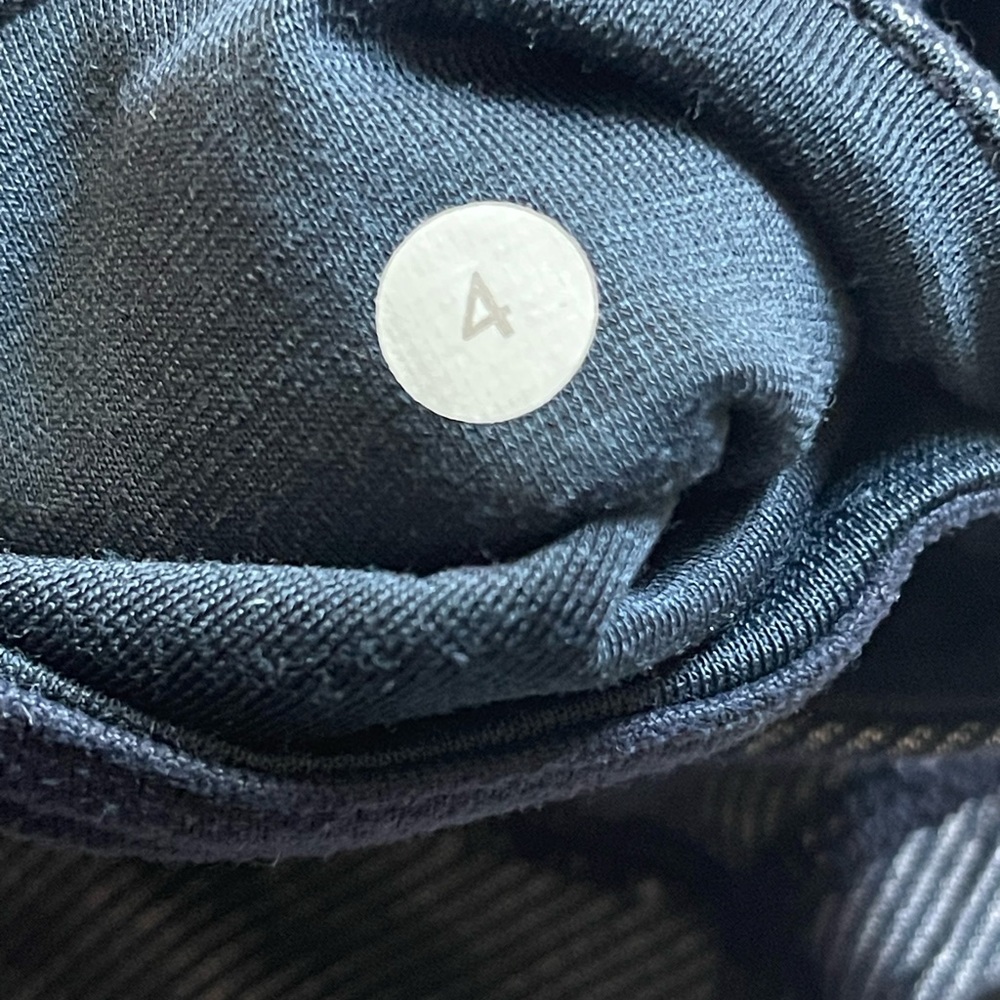 Lululemon Boogie Short *Denim Size 4 - Picture 8 of 10